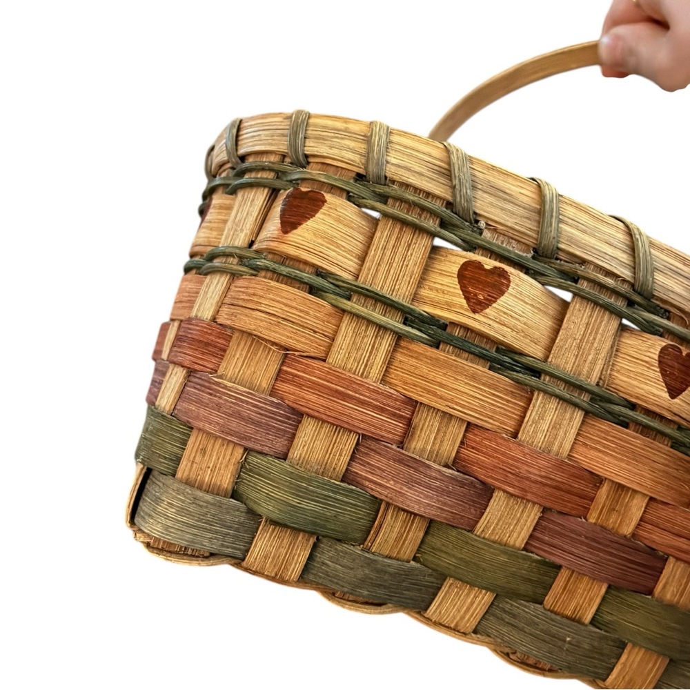 🧺 VINTAGE Multi-Tone Woven‎ Heart Basket 🤎 - Picture 7 of 10